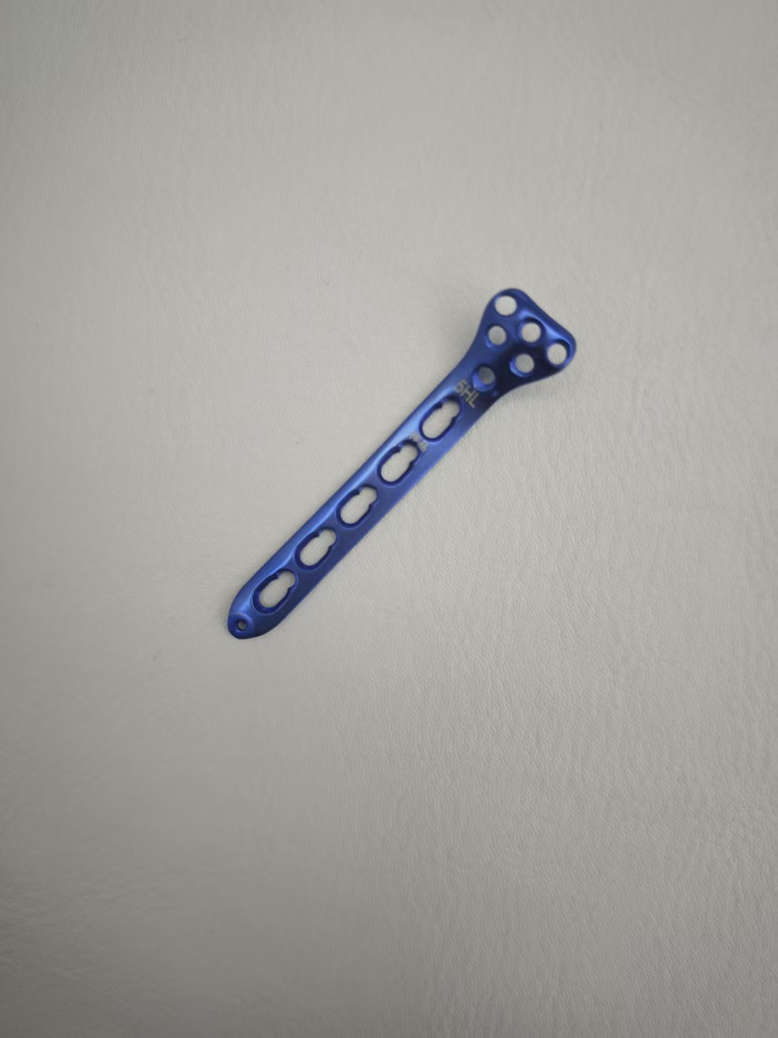 Distal Radius Head Locking Plate